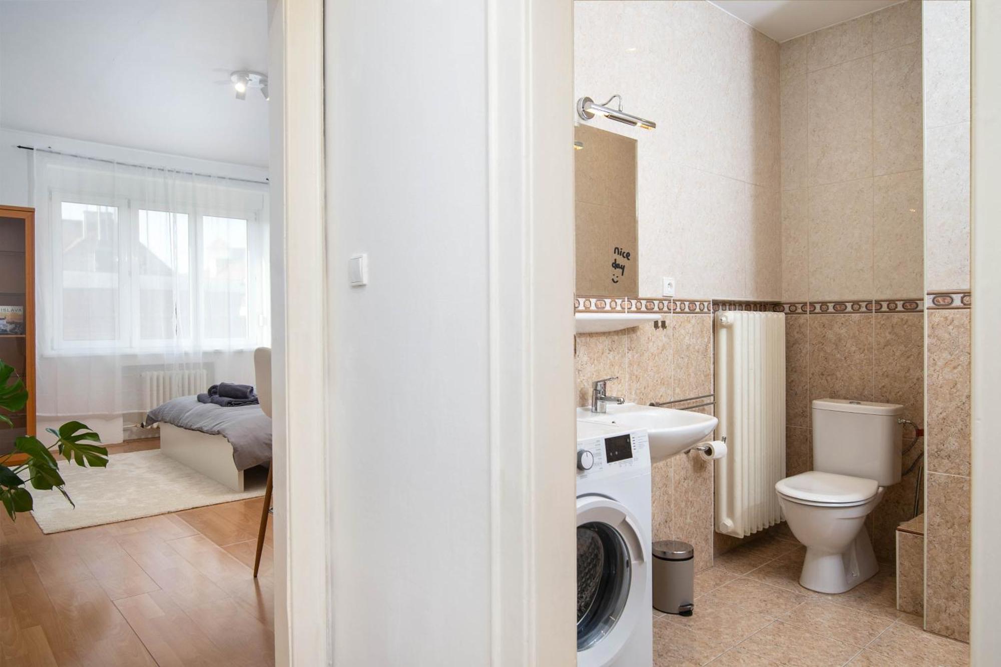 Best Location Apartment Air-Conditioned Pressburg Exterior foto